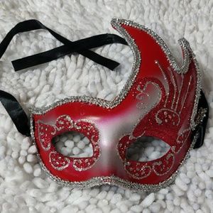 5/$25 Mask ❤️ Red